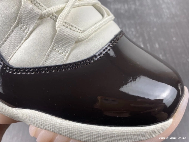 Rep LUCY Jordan Neapolitan Air 11 AR0715-101 WMNS 0814